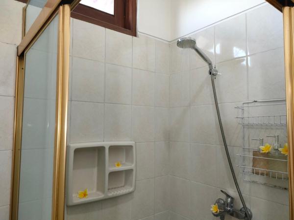 Ayodya Inn , Yogyakarta Lodging , Digital Nomads , Entrepreneurs Centre , CoWorking Space , CoLiving , Kost Lengkap , Exclusive Boarding House and Student Accommodation in Jogjakarta City Center ! : photo 10 de la chambre chambre double deluxe avec balcon