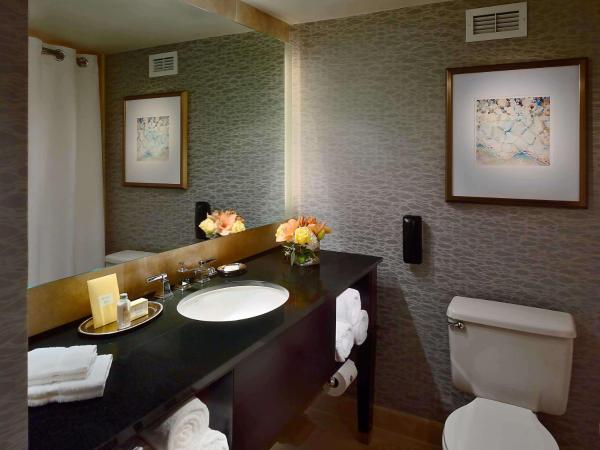 The Royal Sonesta Houston Galleria : photo 4 de la chambre chambre lit king-size - concierge