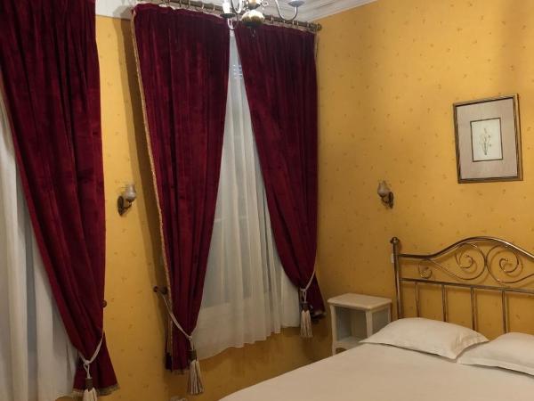 Hôtel Emilie : photo 6 de la chambre chambre double