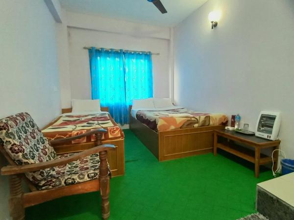 Hotel Aarjan And Restaurant : photo 4 de la chambre chambre deluxe double ou lits jumeaux