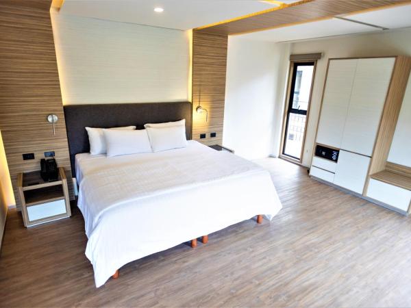 Hotel Plaza by Kavia : photo 8 de la chambre chambre lit king-size supérieure