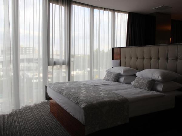 Admiral Hotel : photo 2 de la chambre suite deluxe avec terrasse