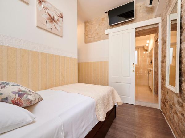 Palace Central Square : photo 5 de la chambre chambre lits jumeaux Économique