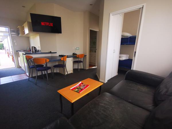 Airport Birches Motel : photo 2 de la chambre appartement familial 2 chambres