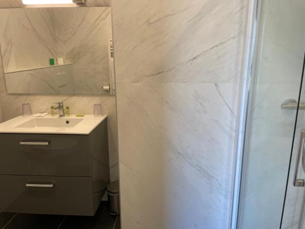 La Vieille Auberge : photo 6 de la chambre chambre lits jumeaux - vue sur mer