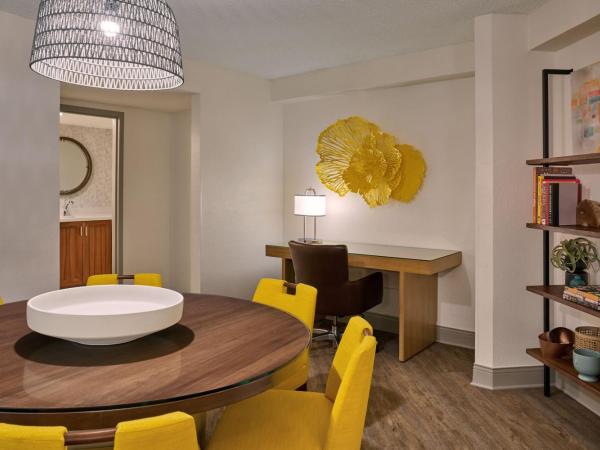 Sheraton Orlando Lake Buena Vista Resort : photo 3 de la chambre suite lit king-size exécutive - vue sur piscine