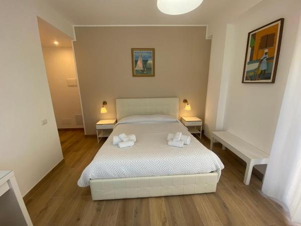 B&B Casa al Vicolo 2 : photo 7 de la chambre chambre lit king-size avec balcon