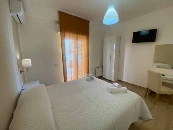 B&B Casa al Vicolo 2 : photo 4 de la chambre chambre double avec balcon