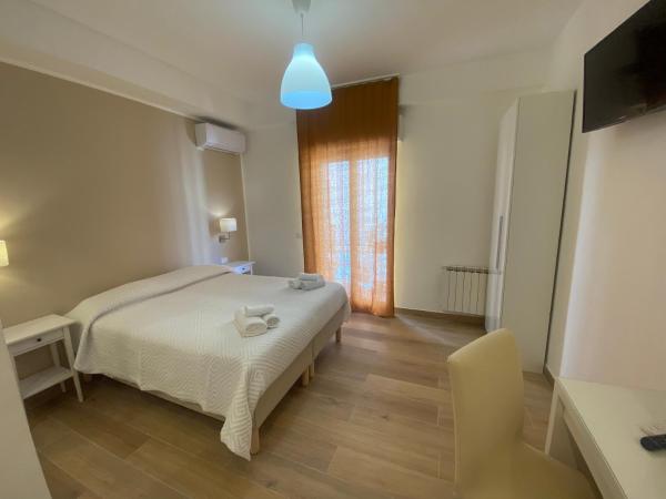 B&B Casa al Vicolo 2 : photo 7 de la chambre chambre double avec balcon