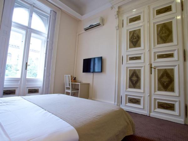 Andrassy Thai Hotel : photo 6 de la chambre chambre double ou lits jumeaux supérieure avec vue sur ville