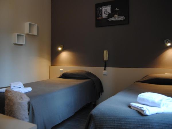 Hôtel Acropolis : photo 3 de la chambre chambre double ou lits jumeaux standard