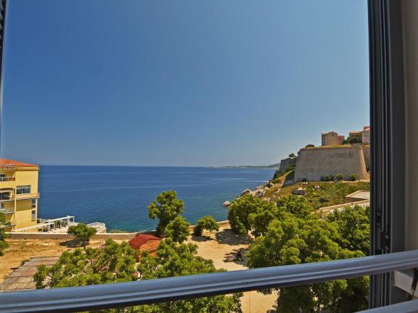 Hotel Restaurant Christophe Colomb : photo 10 de la chambre chambre double ou lits jumeaux - vue sur mer