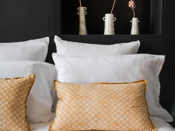 MAISON HULOTTE : photo 6 de la chambre chambre double avec salle de bains privative