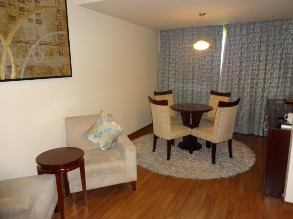 Royalton Hyderabad Abids : photo 2 de la chambre junior suite with 15% discount on food( at bistro restaurant)