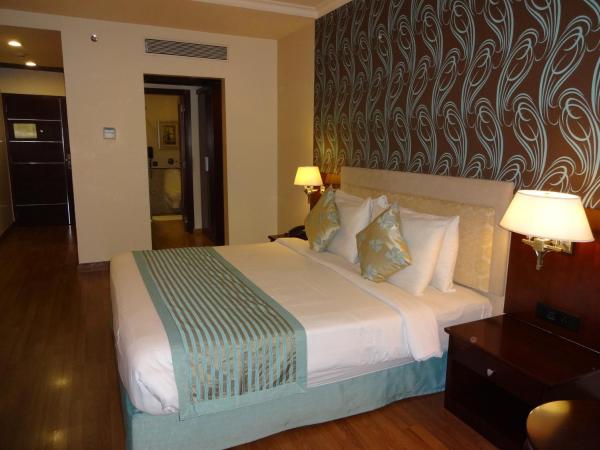 Royalton Hyderabad Abids : photo 3 de la chambre privilege room  with 15% discount on food( at bistro restaurant)