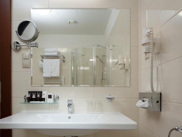 Grandhotel Nabokov : photo 3 de la chambre chambre double confort avec accès au centre de bien-Être