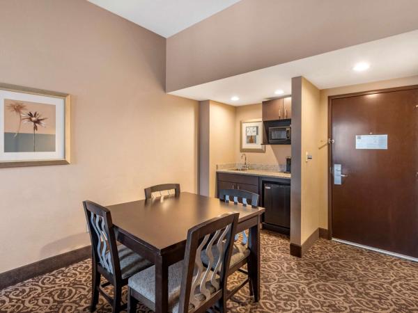 Best Western Plus Las Vegas South Henderson : photo 3 de la chambre chambre lit king-size avec canapé-lit queen-size - non-fumeurs