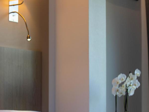 La Chartreuse Logis Hotel Restaurant : photo 4 de la chambre chambre double - vue sur fleuve