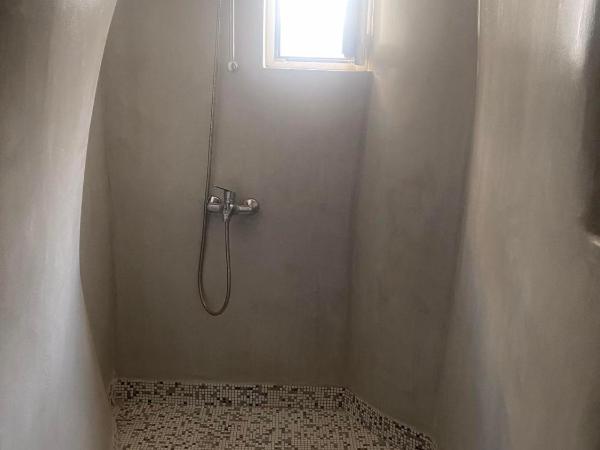 Hotel Hellas : photo 1 de la chambre chambre triple confort avec douche