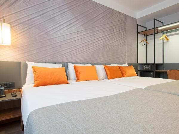 DWO Yuste Alcalá : photo 2 de la chambre chambre double familiale