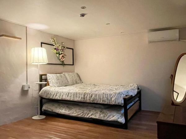 SISnBRO Guesthouse : photo 1 de la chambre chambre quadruple confort