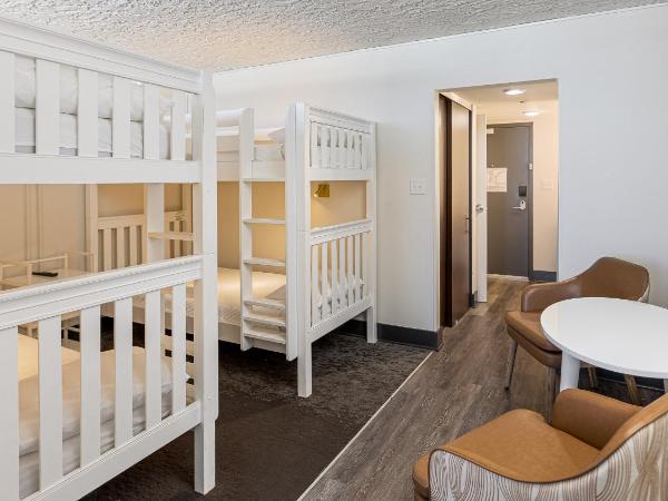 Holiday Inn Resort Panama City Beach - Beachfront, an IHG Hotel : photo 4 de la chambre queen room with 2 bunk beds oceanfront