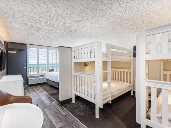 Holiday Inn Resort Panama City Beach - Beachfront, an IHG Hotel : photo 5 de la chambre queen room with 2 bunk beds oceanfront