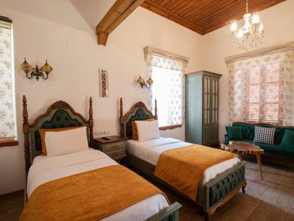 White Garden Hotel-Adult Only : photo 6 de la chambre chambre lits jumeaux