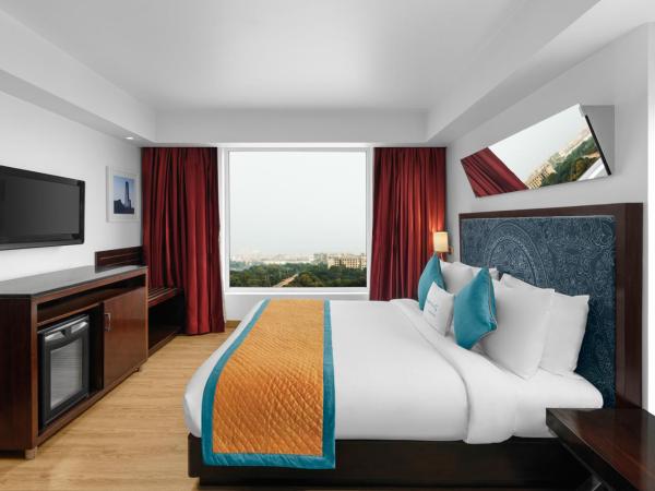 Golden Tulip Gurgaon Sector 29 : photo 2 de la chambre junior suite 1 king bed with one way airport transfer