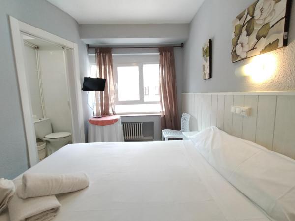 Hostal Albero by gaiarooms : photo 3 de la chambre chambre double