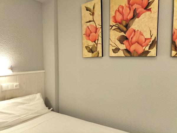 Hostal Albero by gaiarooms : photo 4 de la chambre chambre simple avec salle de bains commune