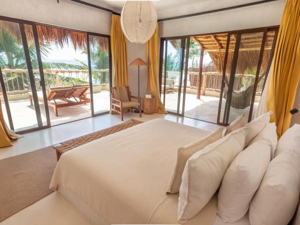Dune Boutique Hotel located at the party zone : photo 1 de la chambre suite principale sunrise