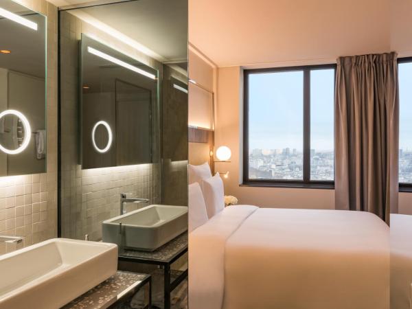 Pullman Paris Montparnasse : photo 9 de la chambre chambre lit queen-size deluxe - vue sur paris