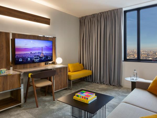 Pullman Paris Montparnasse : photo 8 de la chambre suite lit king-size deluxe avec canapé - vue sur ville
