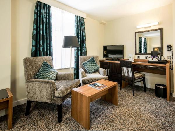 Holiday Inn London Kensington High St., an IHG Hotel : photo 3 de la chambre suite lit king-size