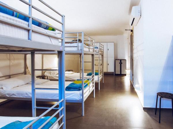 LoL Hostel Siracusa : photo 2 de la chambre lit simple dans dortoir mixte de 12 lits