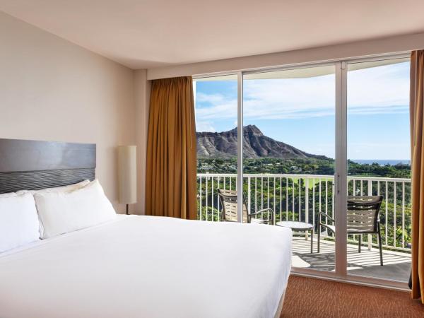 Park Shore Waikiki : photo 3 de la chambre chambre lit king-size - vue sur mer
