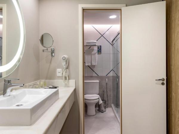 Novotel Salvador Rio Vermelho : photo 6 de la chambre chambre lit king-size familiale de luxe avec canapé-lit