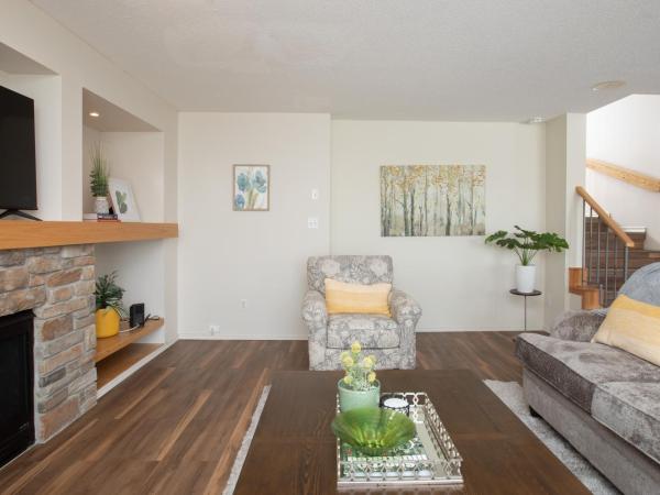 Elegant Place Near University of Manitoba : photo 2 de la chambre maison 4 chambres