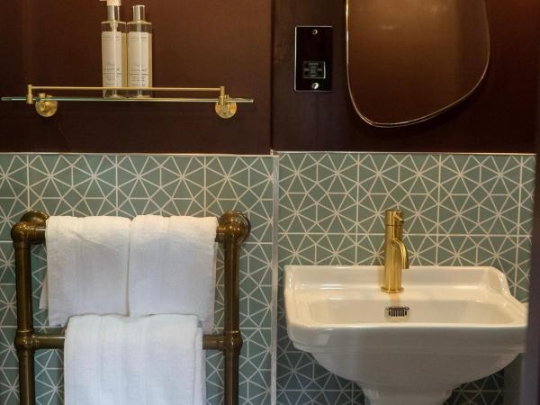 The Queens Chew Magna : photo 2 de la chambre chambre lit king-size