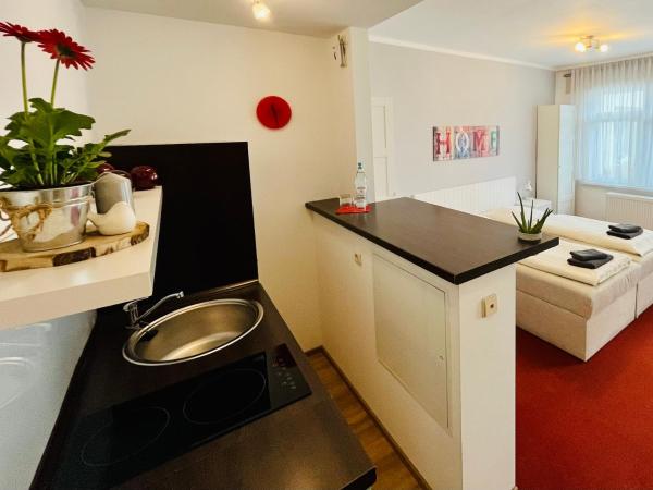 Pension Garni No.11 : photo 3 de la chambre chambre double avec balcon