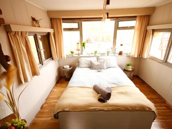 Bamboo Lodge Groningen : photo 4 de la chambre chambre double - vue sur jardin