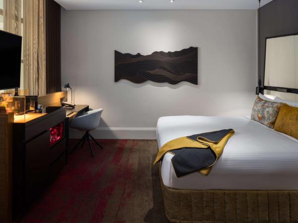 QT Sydney : photo 2 de la chambre chambre lit king-size qt