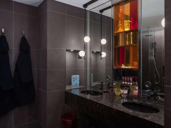 QT Sydney : photo 3 de la chambre chambre lit king-size qt