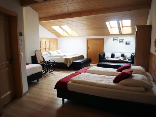 Gruyère Rooms : photo 5 de la chambre chambre quadruple