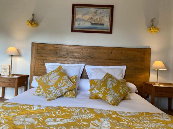 Mas de la Beaume : photo 9 de la chambre suite - vue sur jardin