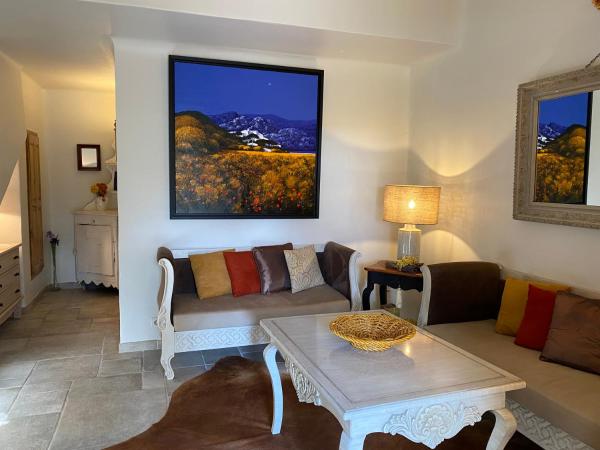 Mas de la Beaume : photo 8 de la chambre suite - vue sur jardin