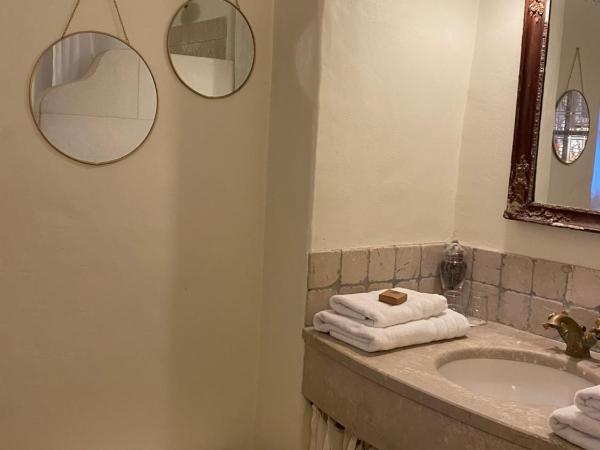 Mas de la Beaume : photo 8 de la chambre chambre double standard