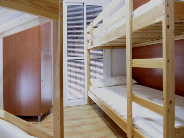 Chinitas Urban Hostel : photo 8 de la chambre lit dans dortoir pour femmes de 4 lits