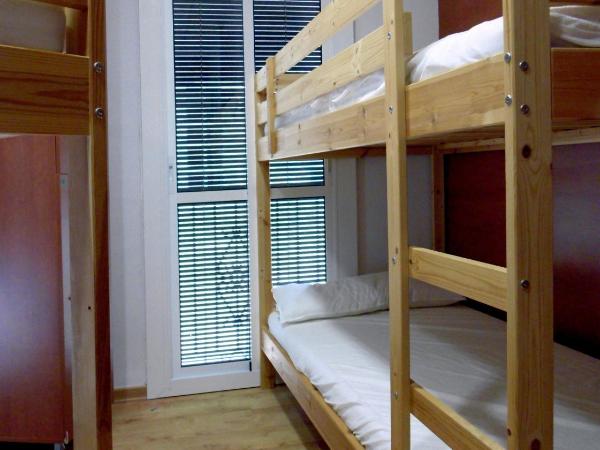 Chinitas Urban Hostel : photo 3 de la chambre lit dans dortoir pour femmes de 4 lits